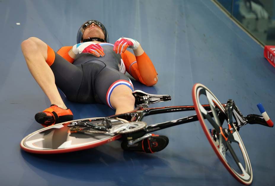 Mattijs Buchli crashes