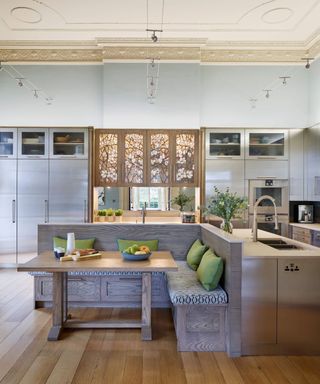 Large open plan kitchen with breakfast nook