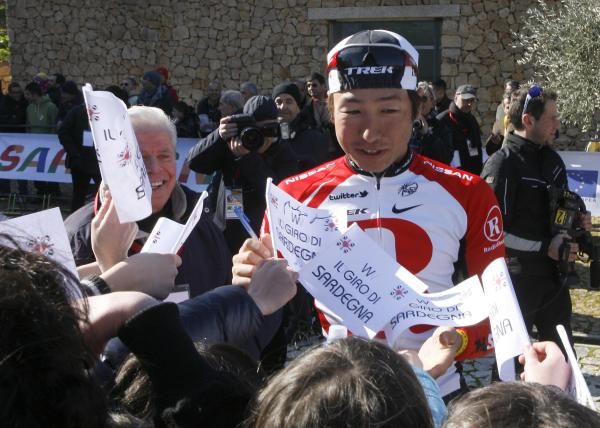Fumiyuki Beppu (RadioShack) at the start.