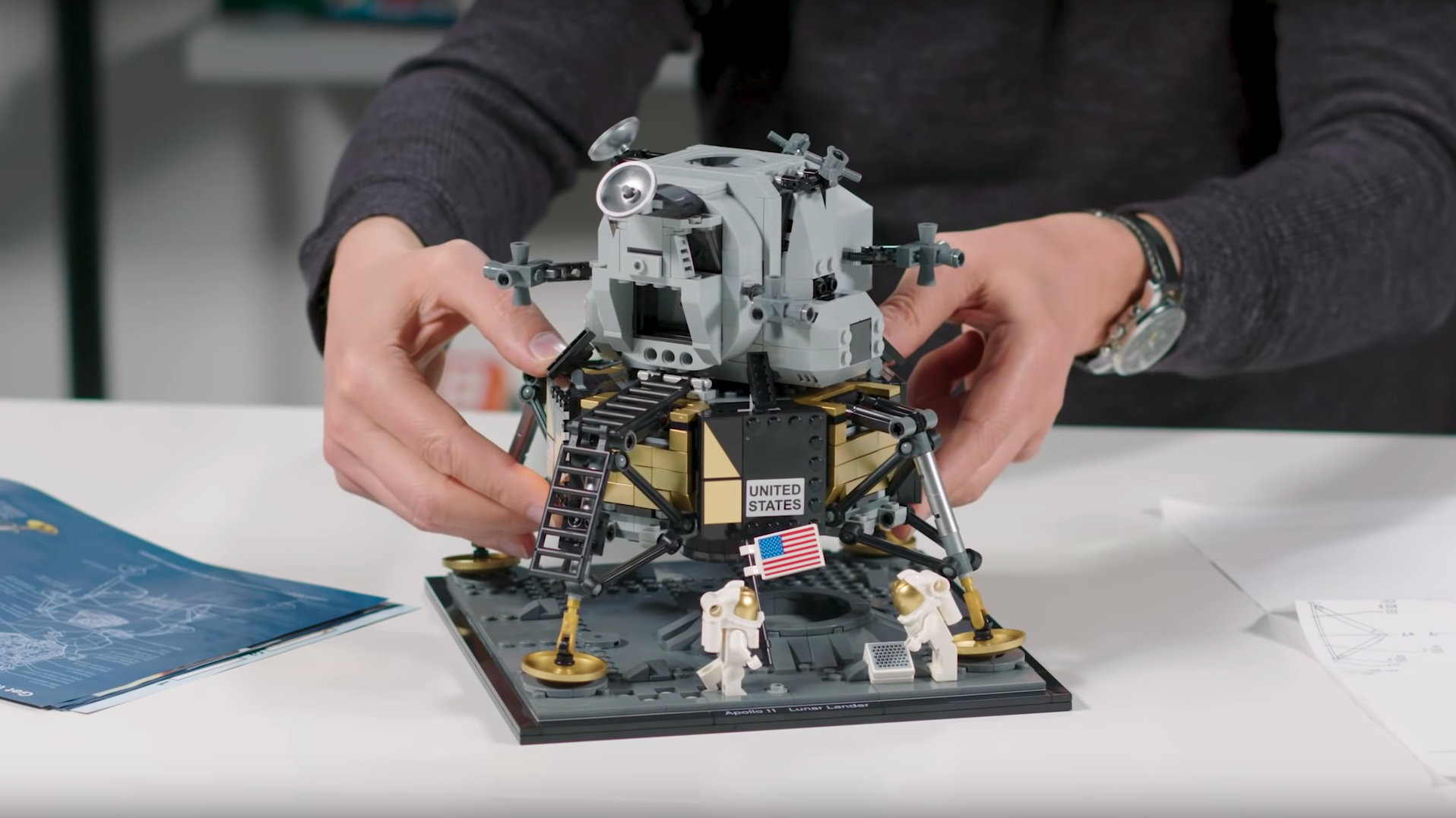 lego lunar lander scale