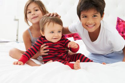 Study: Firstborn children often outshine their siblings
