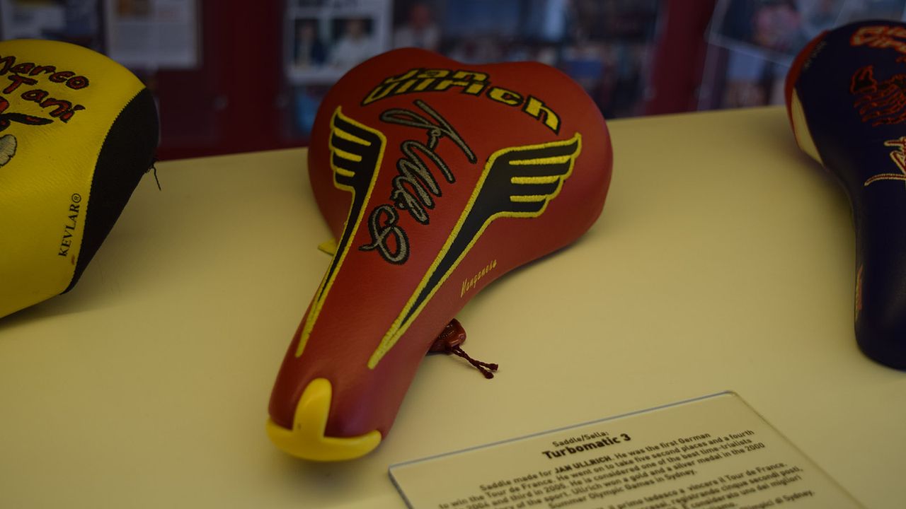 Jan Ullrich's saddle features the eagle wings of Germany