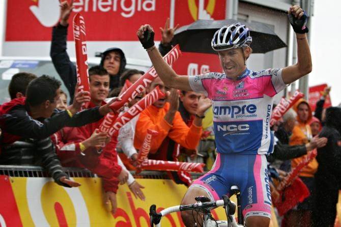 Damiano Cunego takes his second stage of the race in 2009.