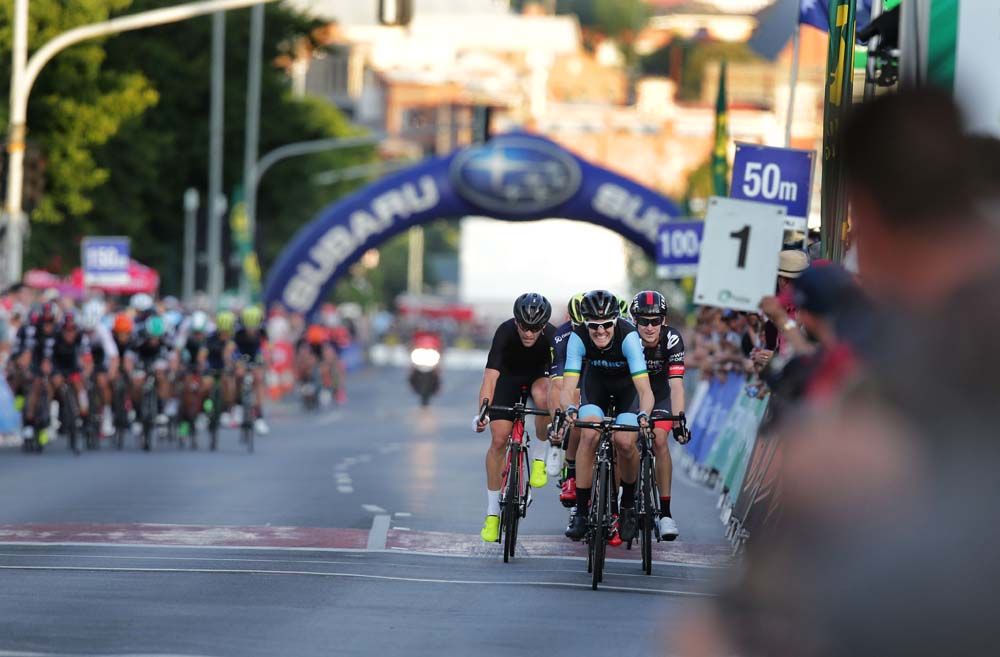 The break of the race formed after some huge efforts