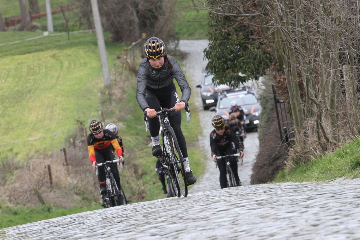 Elisa Longo Borghini rides up the Paterberg