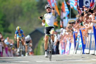 Marianne Vos (Nederland Bloeit) celebrates her victory atop the Mur de Huy.