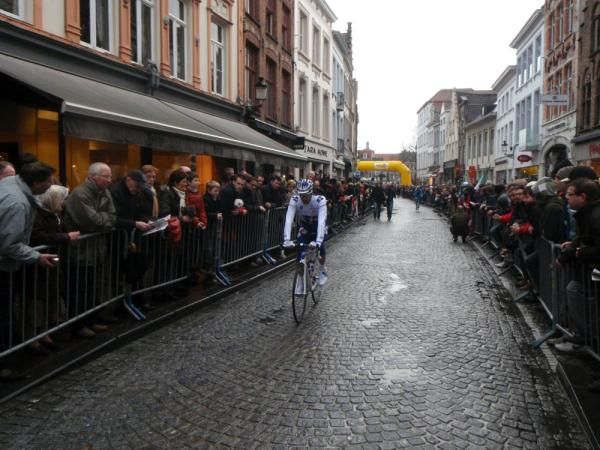 First cobbles of the day - to the sign-on