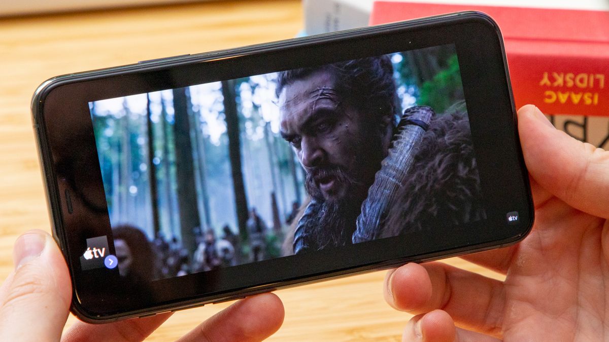 11 PRO MAX REVIEW 2025 visual data 8