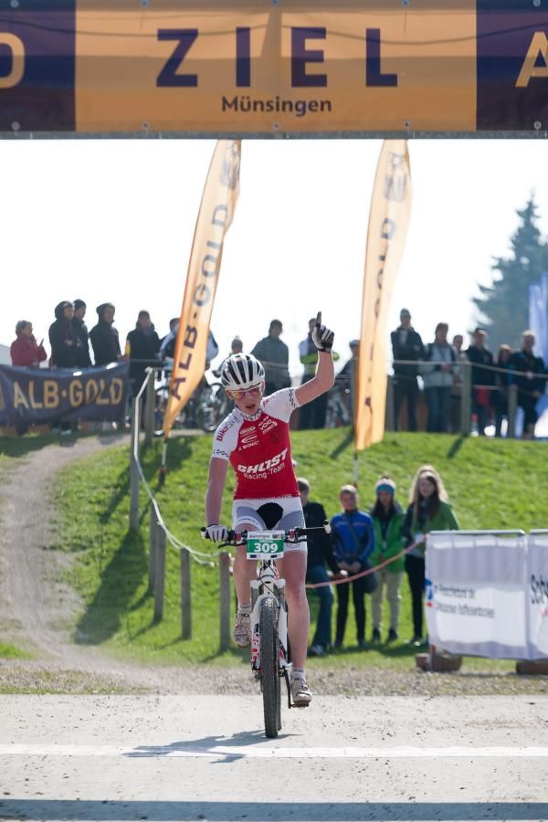 A junior man finishes