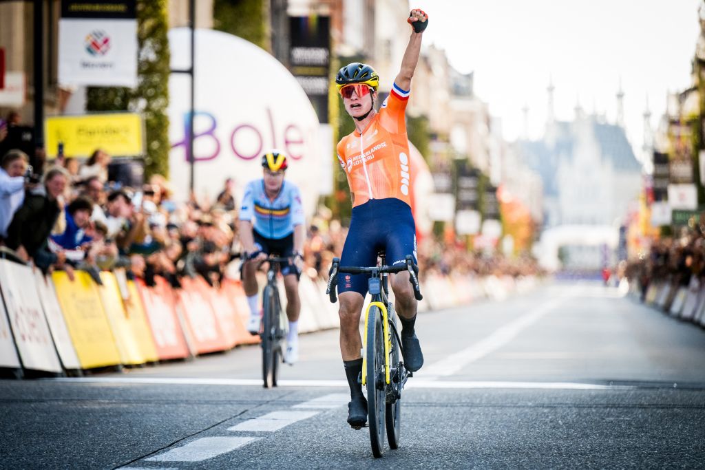 Marianne Vos wins Gravel World Championships 2024 in front of Lotte Kopecky