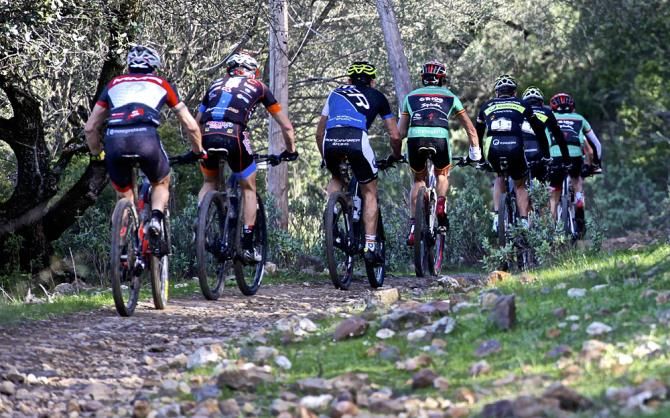 The men's lead group during stage 4