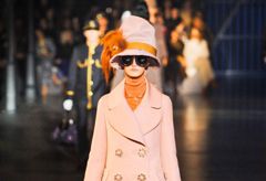 Louis Vuitton A/W, Paris Fashion Week, Marc Jacobs, Louis Vuitton Marc Jacobs, Louis Vuitton Marc Jacobs train, Louis Vuitton Marc Jacobs Paris Fashion Week, Louis Vuitton Marc Jacobs catwalk show, Louis Vuitton train on catwalk, fashion news, Mark Jacobs