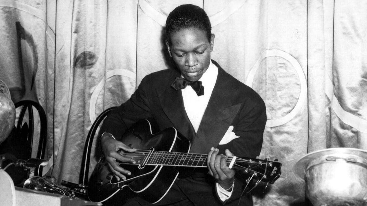 Charlie Christian performing in Benny Goodman&#039;s band in circa 1939 New York