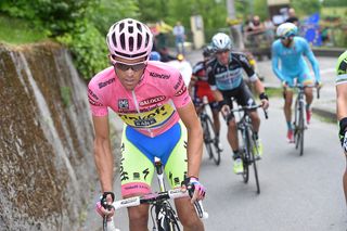 Alberto Contador had to chase alone