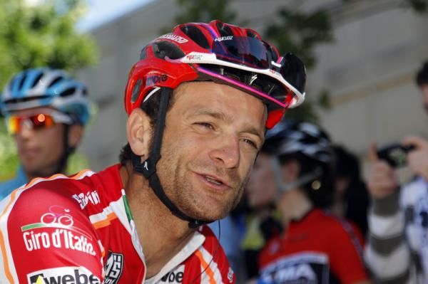 Michele Scarponi at the start of the stage