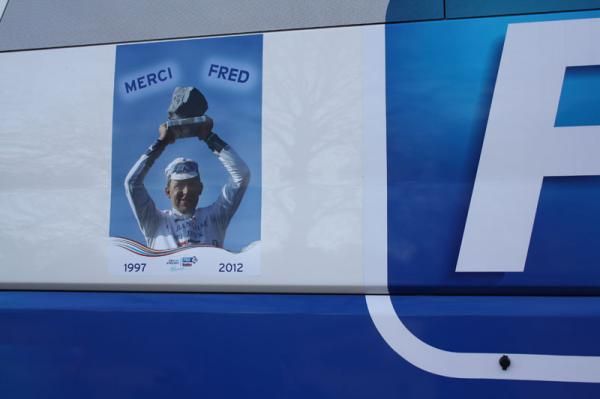 Guesdon posterns on the side of the FDJ bus