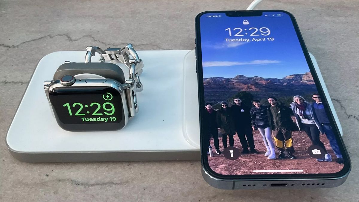 Best stands to charge both iPhone and Apple Watch 2023