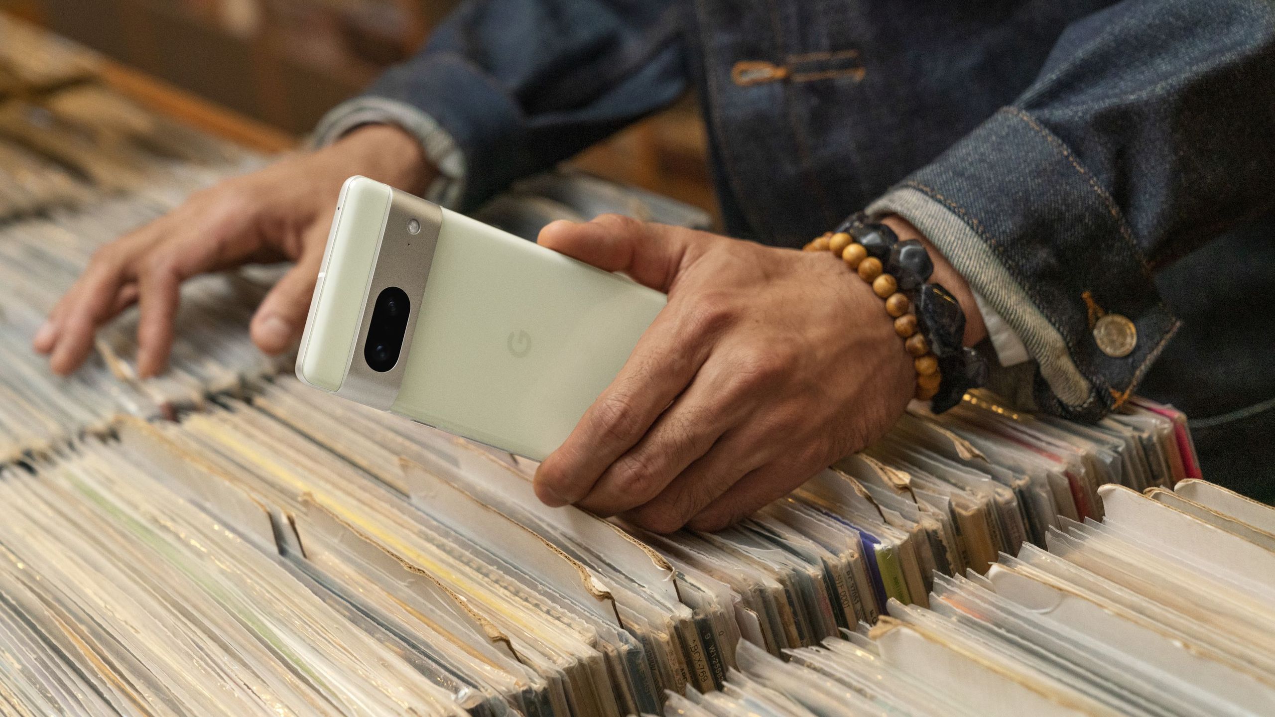 The Google Pixel 7 and 7 Pro are faster, smarter, and have fun