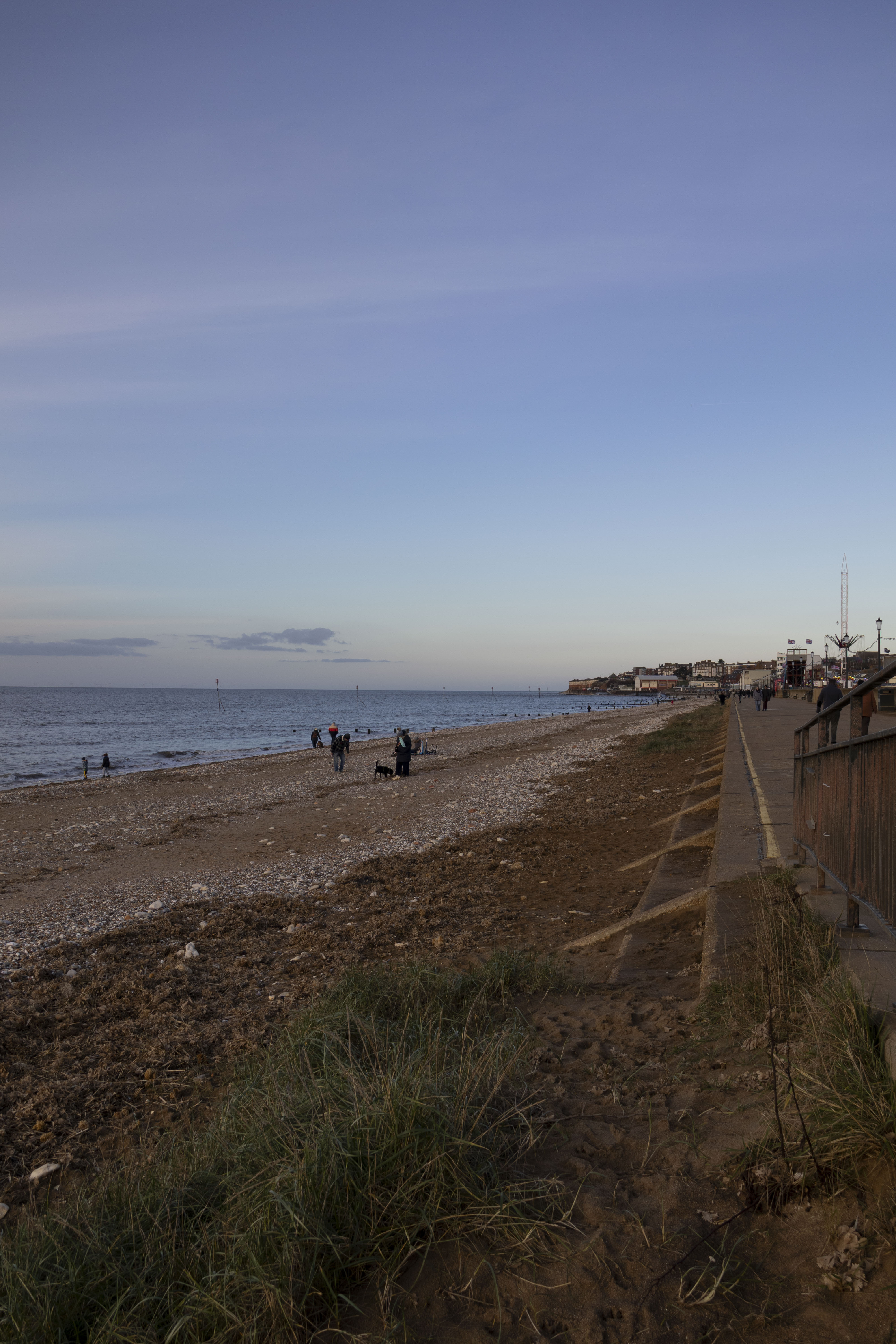 LEE85 GND test shot taken at a beach promenade