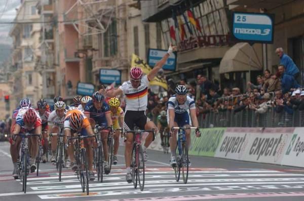 Freire won his first Milan-San Remo in 2004 when Erik Zabel raised his arms too early