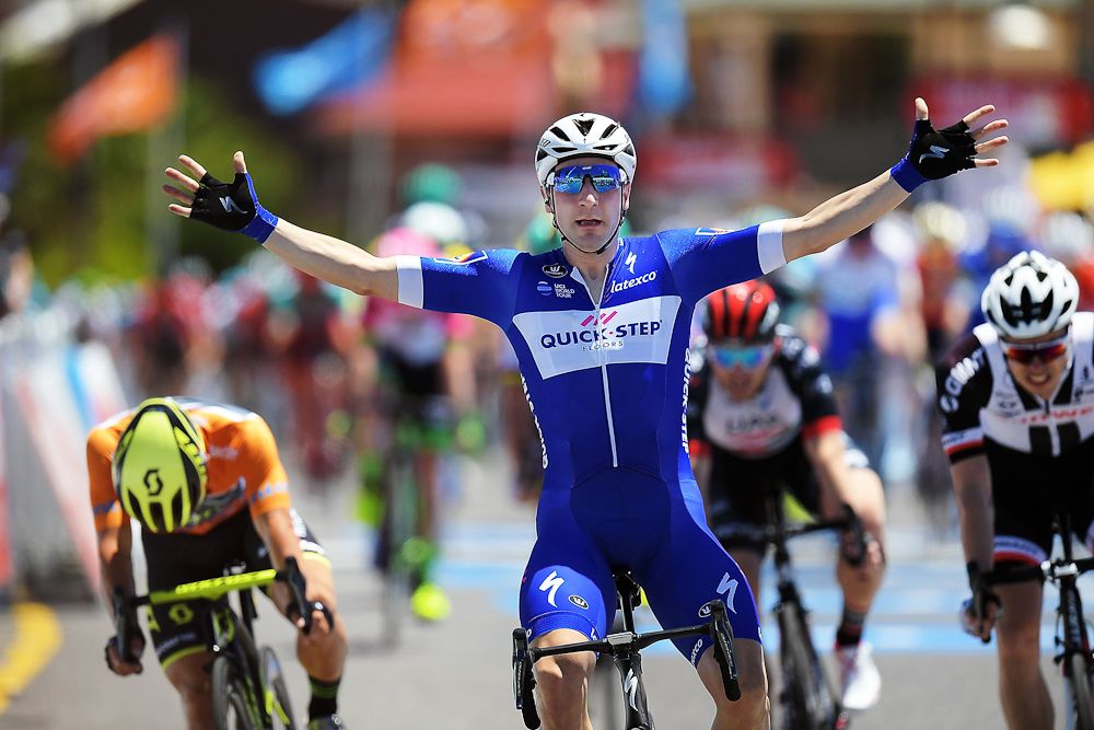 Elia Viviani wins stage 3 at the 2018 Tour Down Under