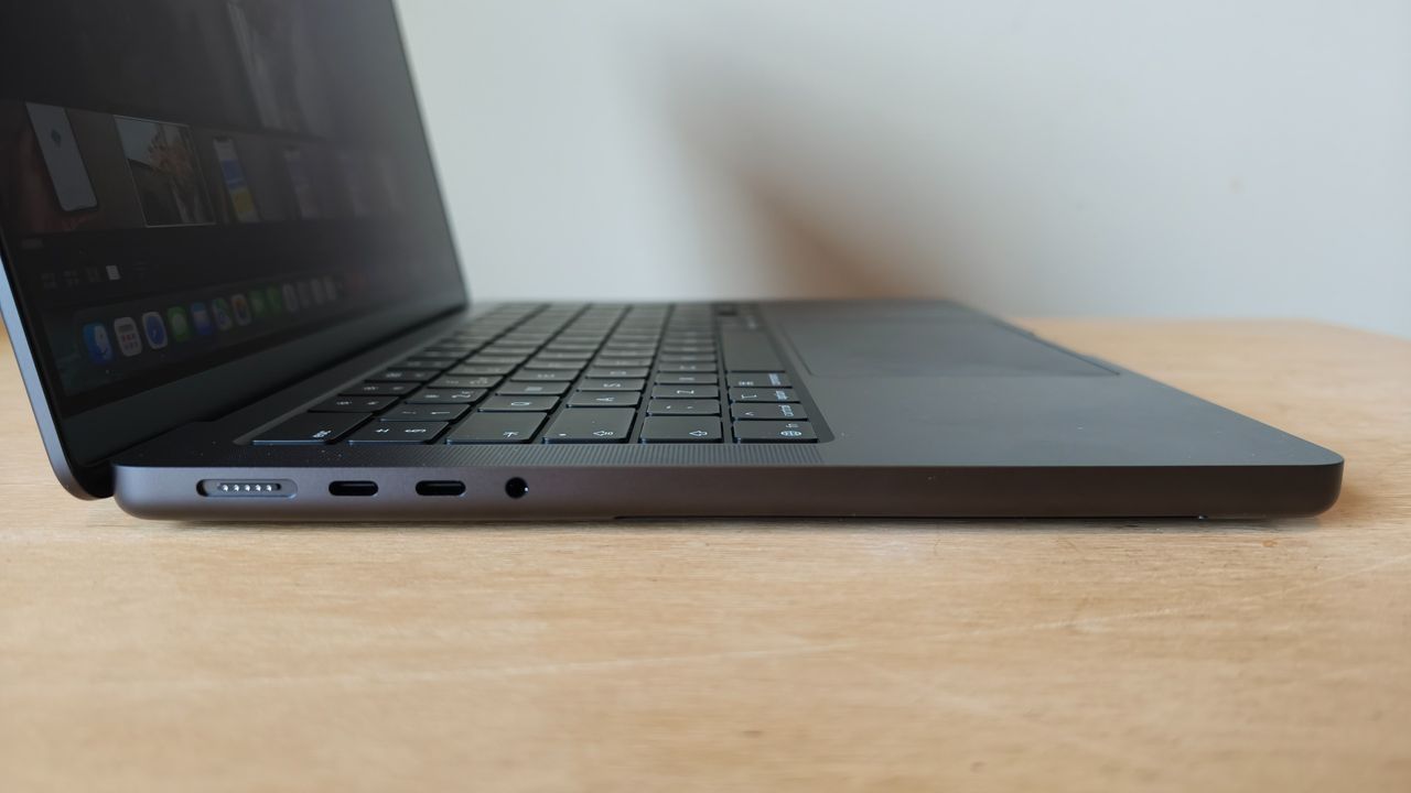 MacBook Pro M5 14-inch