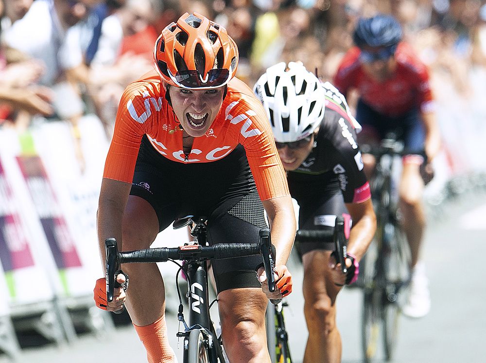 Pauliena Rooijakkers (CCC-Liv) third at the new Donostia San Sebastian Klasikoa
