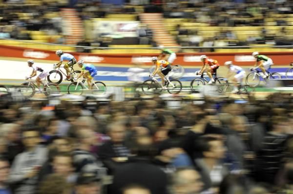 High speed action from the Ghent Six.