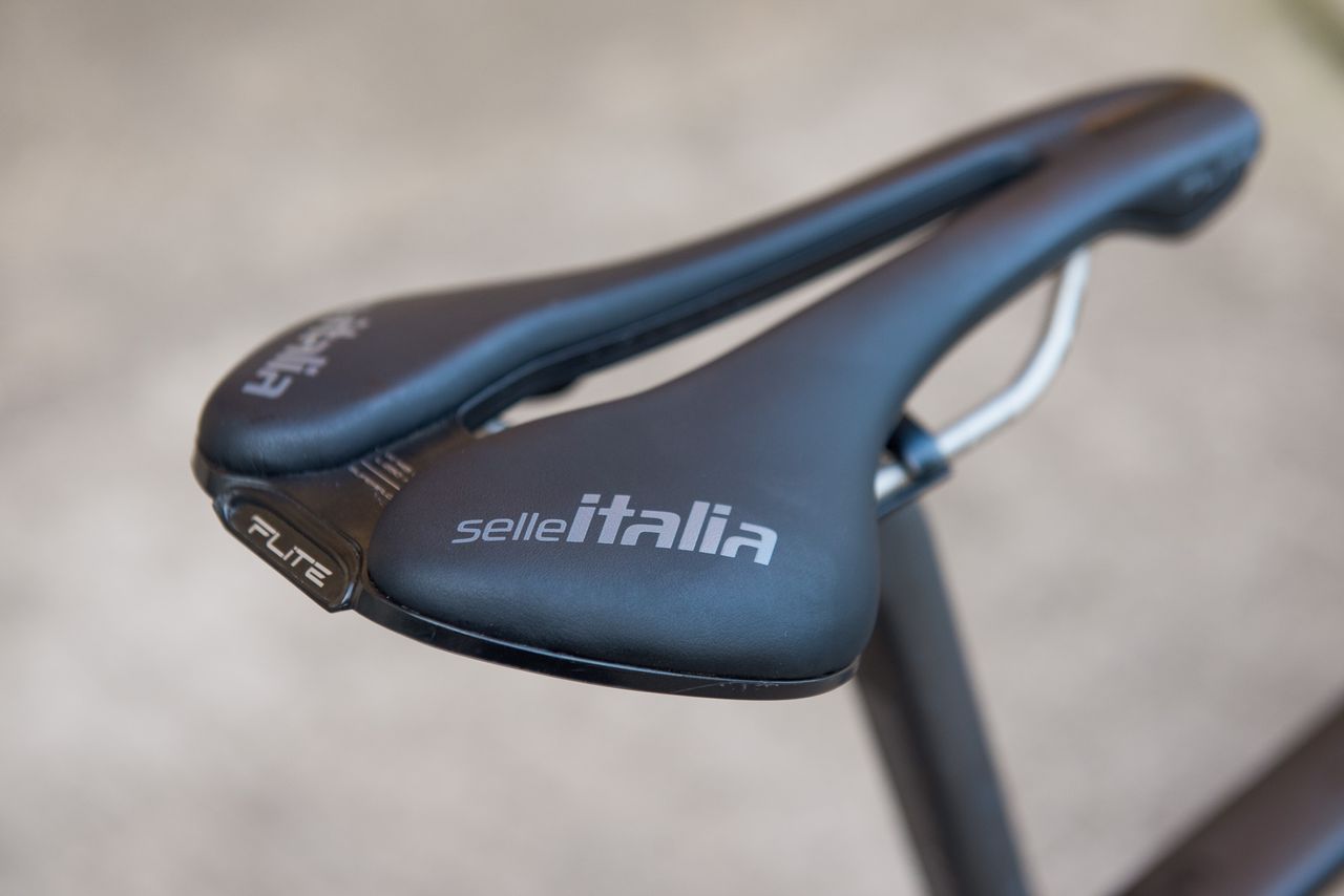 Cervelo R5 Sram AXS bike images and detailss