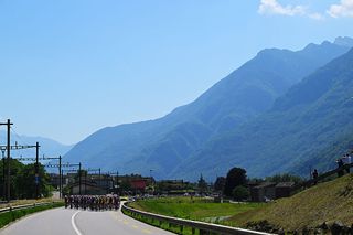 Giro d'Italia stage 16 LIVE: Intense start to short, explosive mountain stage in the Swiss Alps.