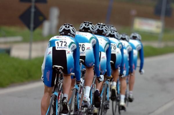 Betonexpressz 2000 - Universal Caffe were the first team out of the start house