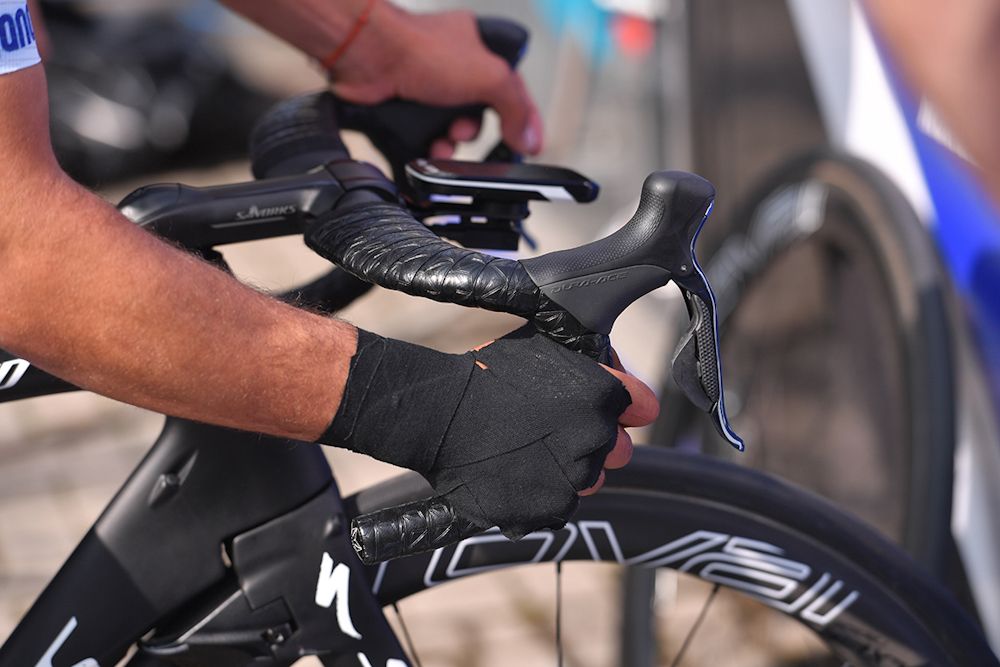 Fernando Gaviria's injured wrist