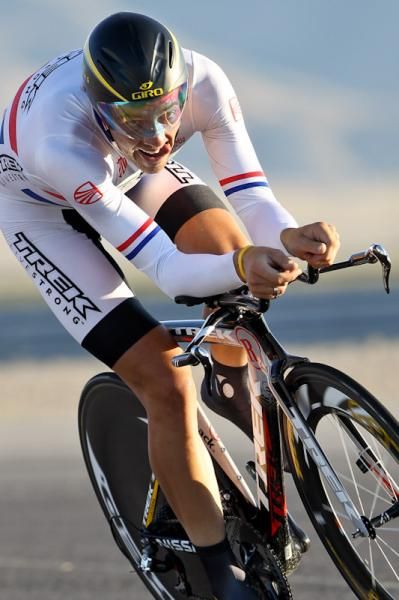 Mark Dowsett (Trek-Livestrong) heading in for a good time.