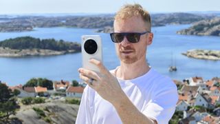 Oppo Find X8 Ultra phone user's hand