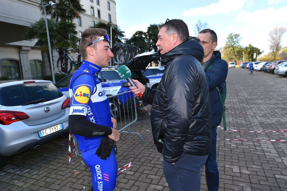 Elia Viviani talks with the press