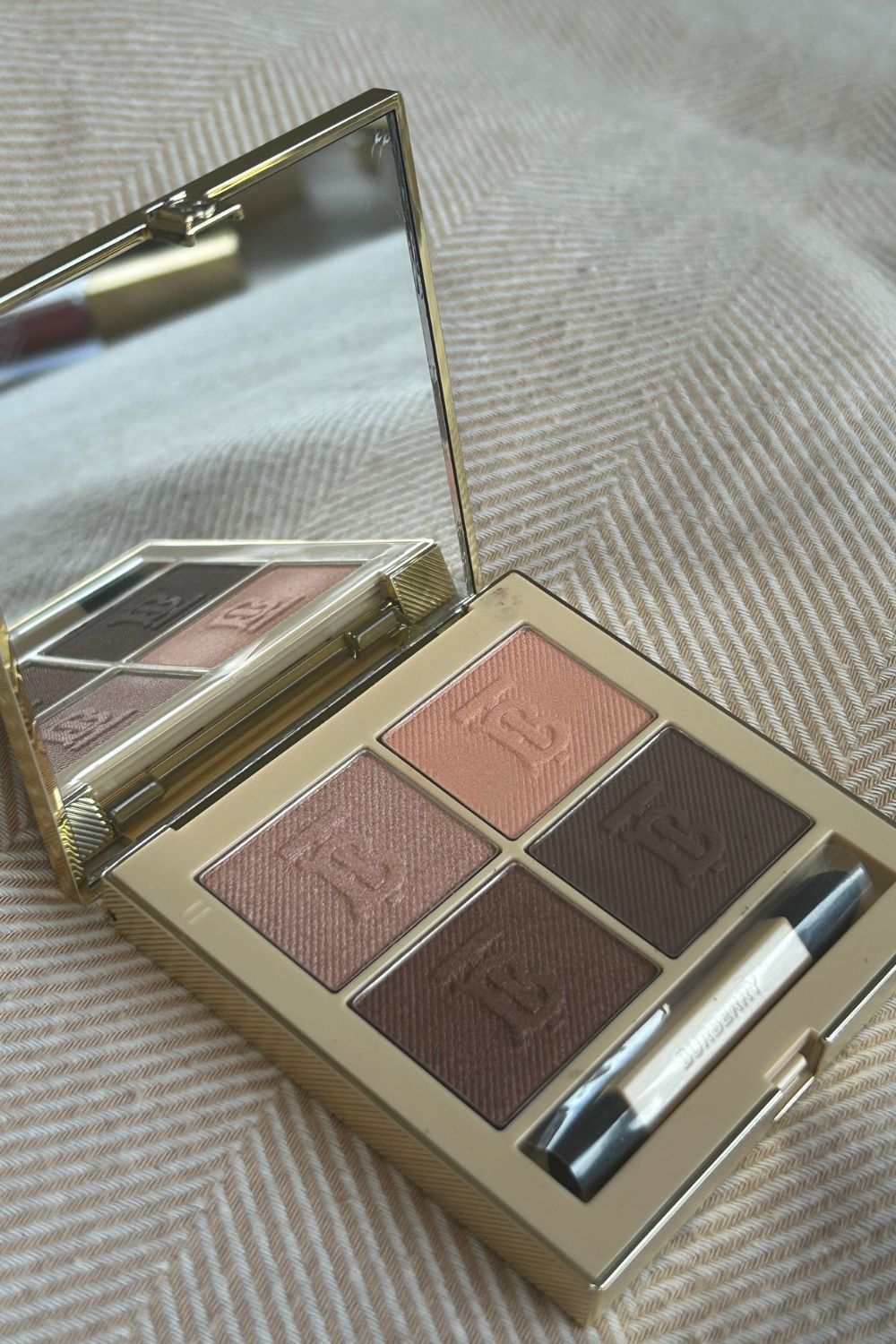 Burberry Eye Quad Eyeshadow Palette Blush Beige Compact Open