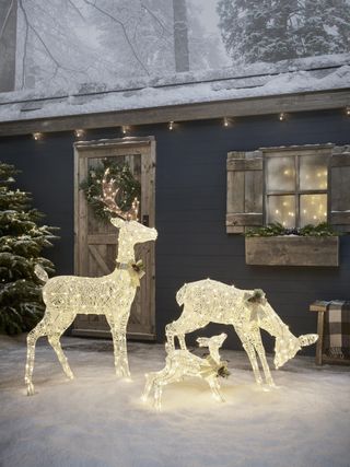 reindeer outdoor christmas lights