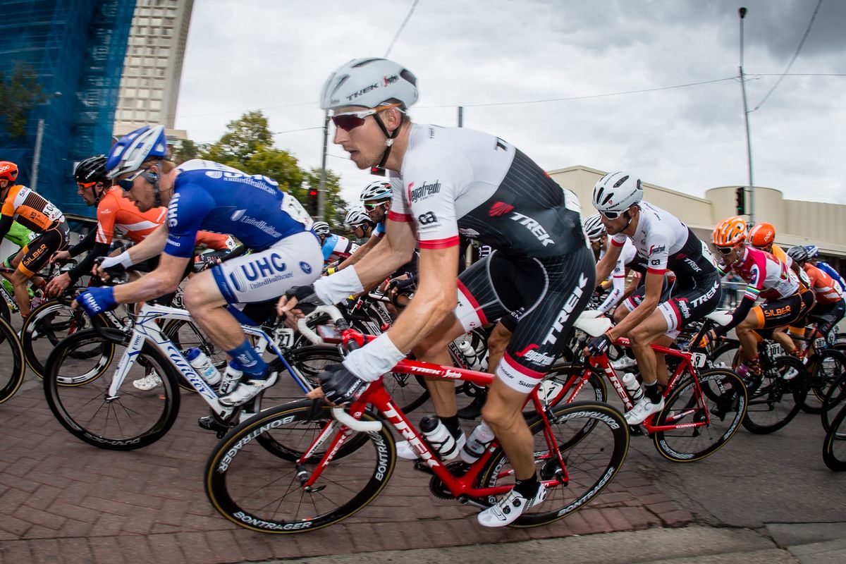 Bauke Mollema (Trek-Segafredo) stays in position to hold onto second place overall