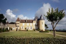 Yquem-Wiki-2.jpg