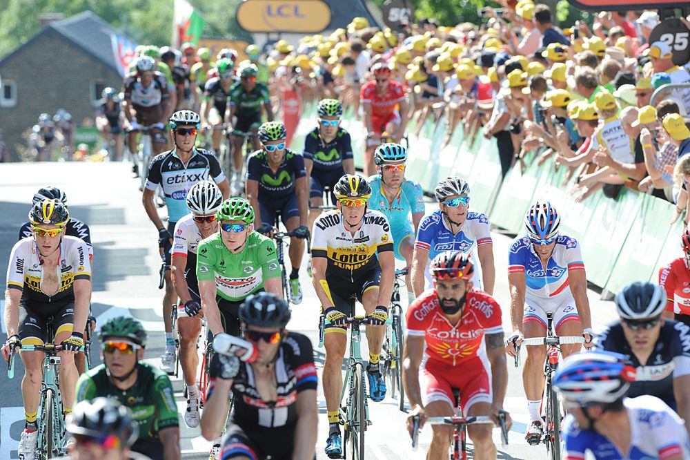 Andre Greipel (Lotto Soudal) finishes in the bunch