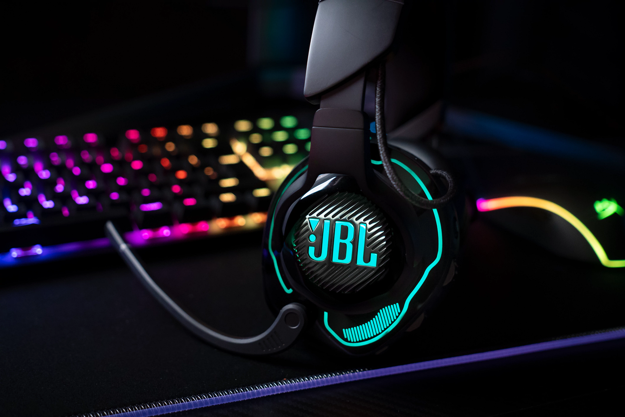 JBL's Quantum 910 Wireless headset delivers immersive in-game audio
