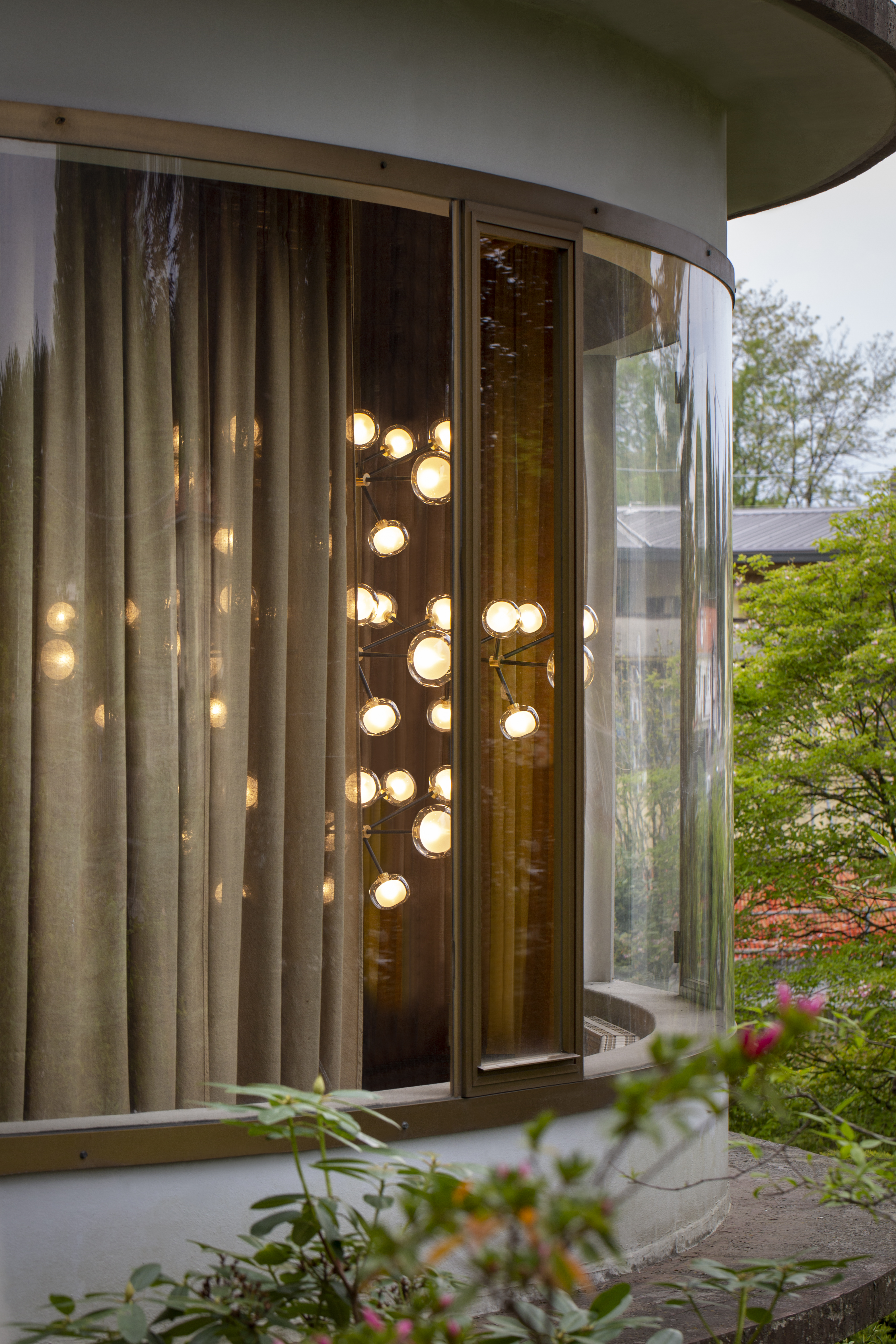 Tooy&#039;s &#039;Nabila&#039; chandelier designed by Corrado Dotti