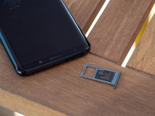 Galaxy S9+ SIM card tray