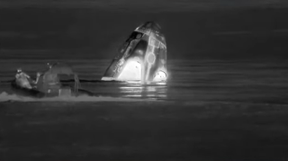 Thermal imaging shows the recovery vessel approaching the Crew-7 Dragon spacecraft and irs crew after sucessful splashdown