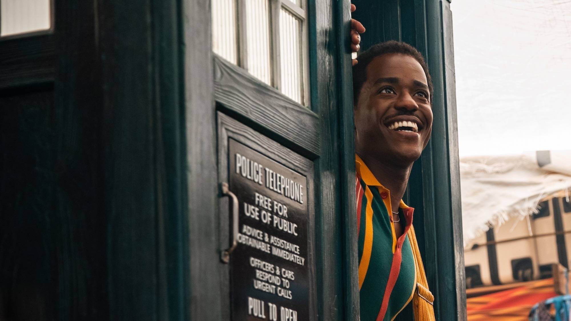 Screenshot from Doctor Who S2 episode &quot;The Story &amp; the Engine&quot; 