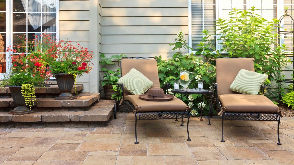 How to Keep Weeds from Growing Between Pavers – The Ultimate Trick for Weed-Free Paths and Patios so You Can Actually Enjoy Your Space This Summer Instead of Weeding It