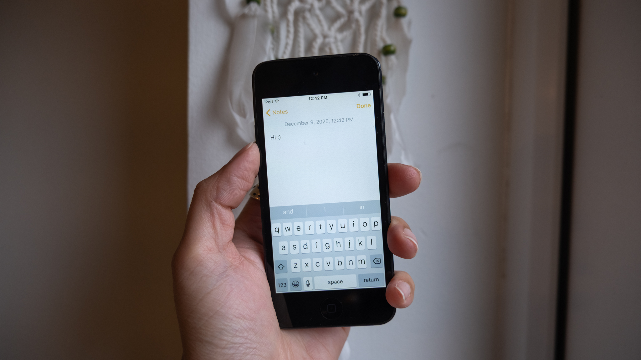 A space gray iPod Touch 6th Gen