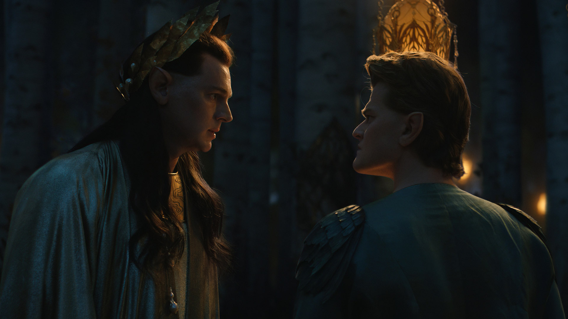Gil-galad speaks to Elrond at night in Lindon in The Rings of Power episode 5