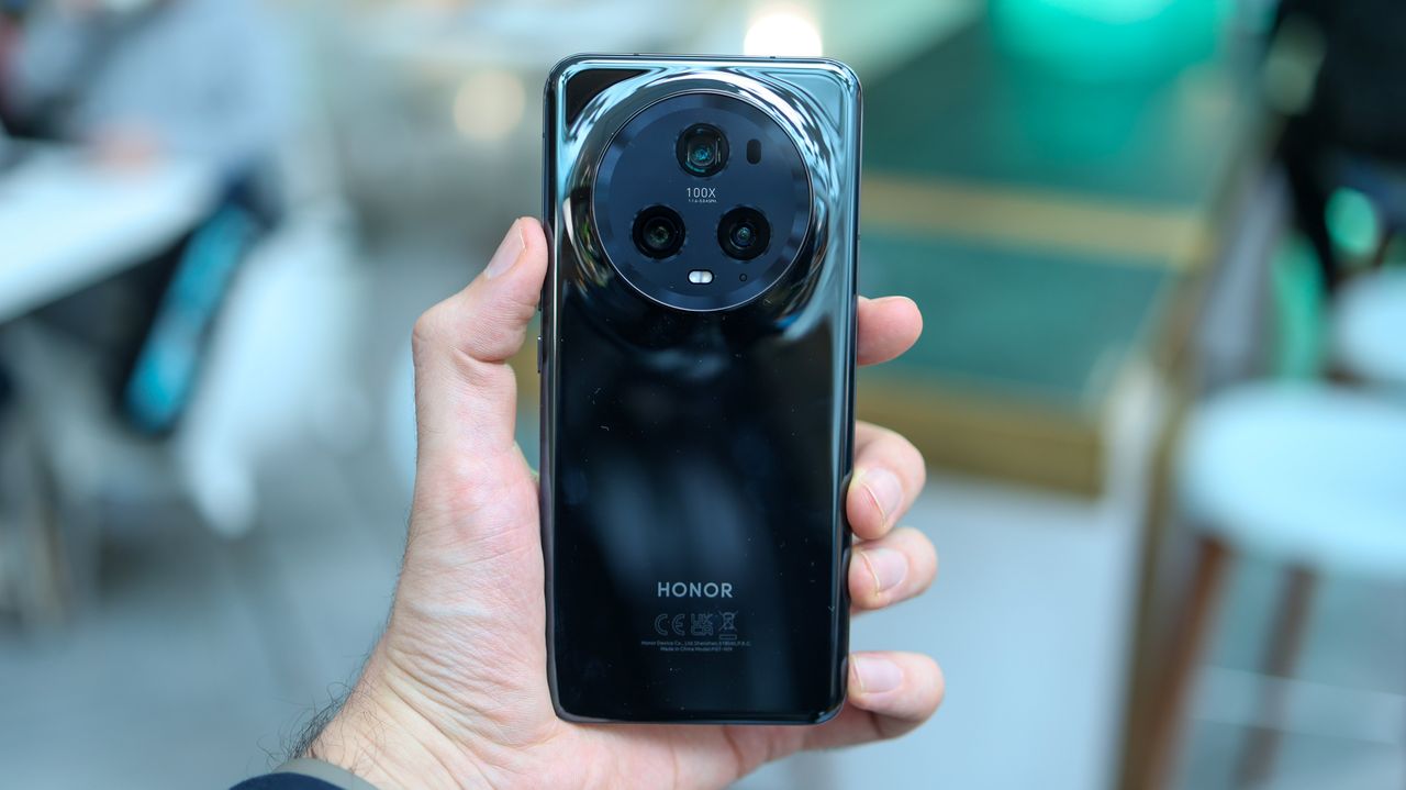 A photo of the Honor Magic 5 Pro
