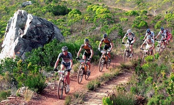 A bunch ride through the scrub at the 2007 Cape Epic